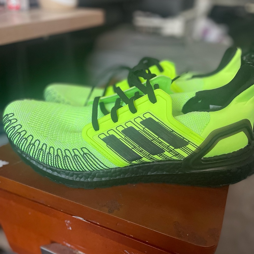 ADIDAS ULTRABOOST